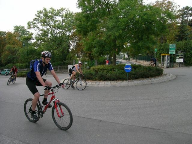 Harzberg 1.10.06-I 004-Kreisverkehr Kriterium-Willka&Chris&hpower.jpg