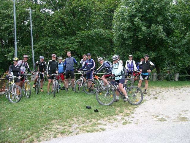 Harzberg 1.10.06-II 001-Gruppenfoto am Lindkogel.jpg